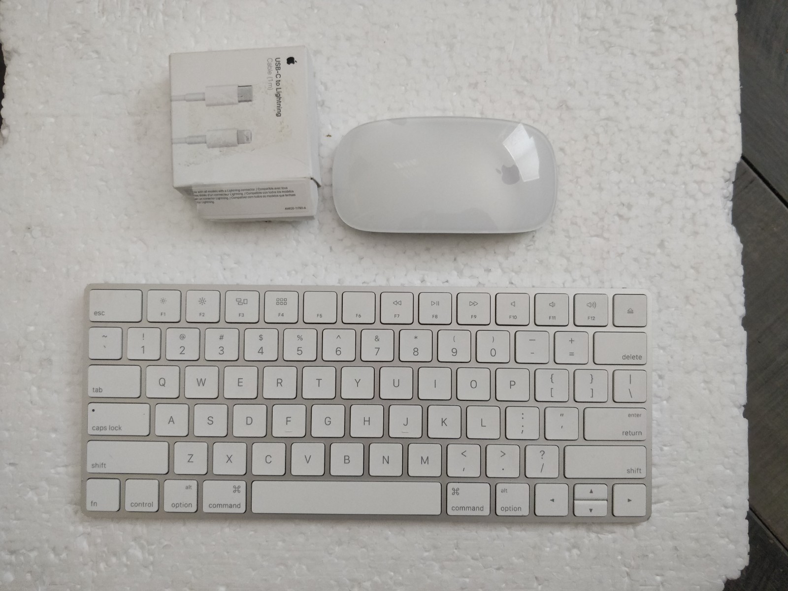 Apple A1644 Wireless Magic Keyboard 2 & A1657 Magic Mouse 2 Rechargeable