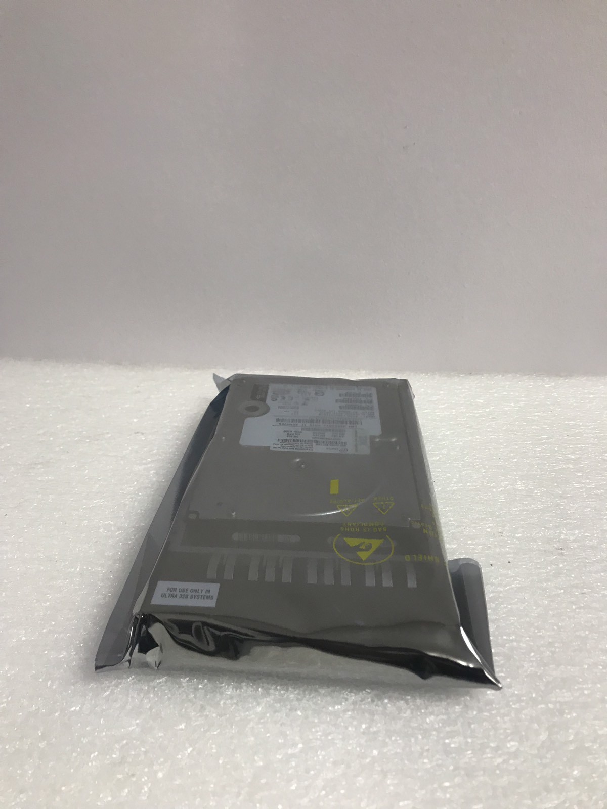 IBM 17R6166 146GB 10K 3.5" U320 SCSI HARD DRIVE WITH TRAY
