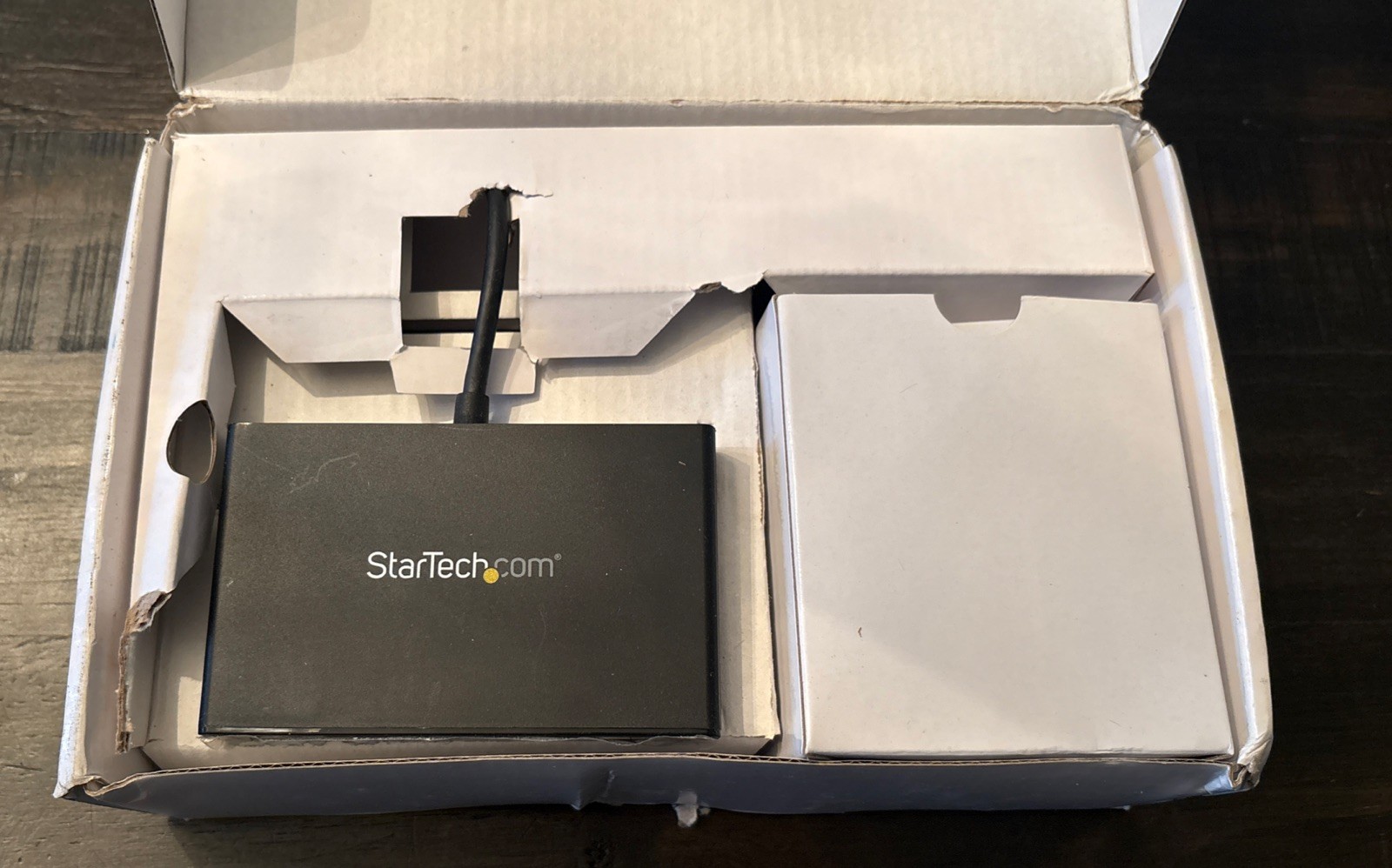 StarTech.com MSTDP123HD Multi Stream Transport Hub Display Port to triple HDMI