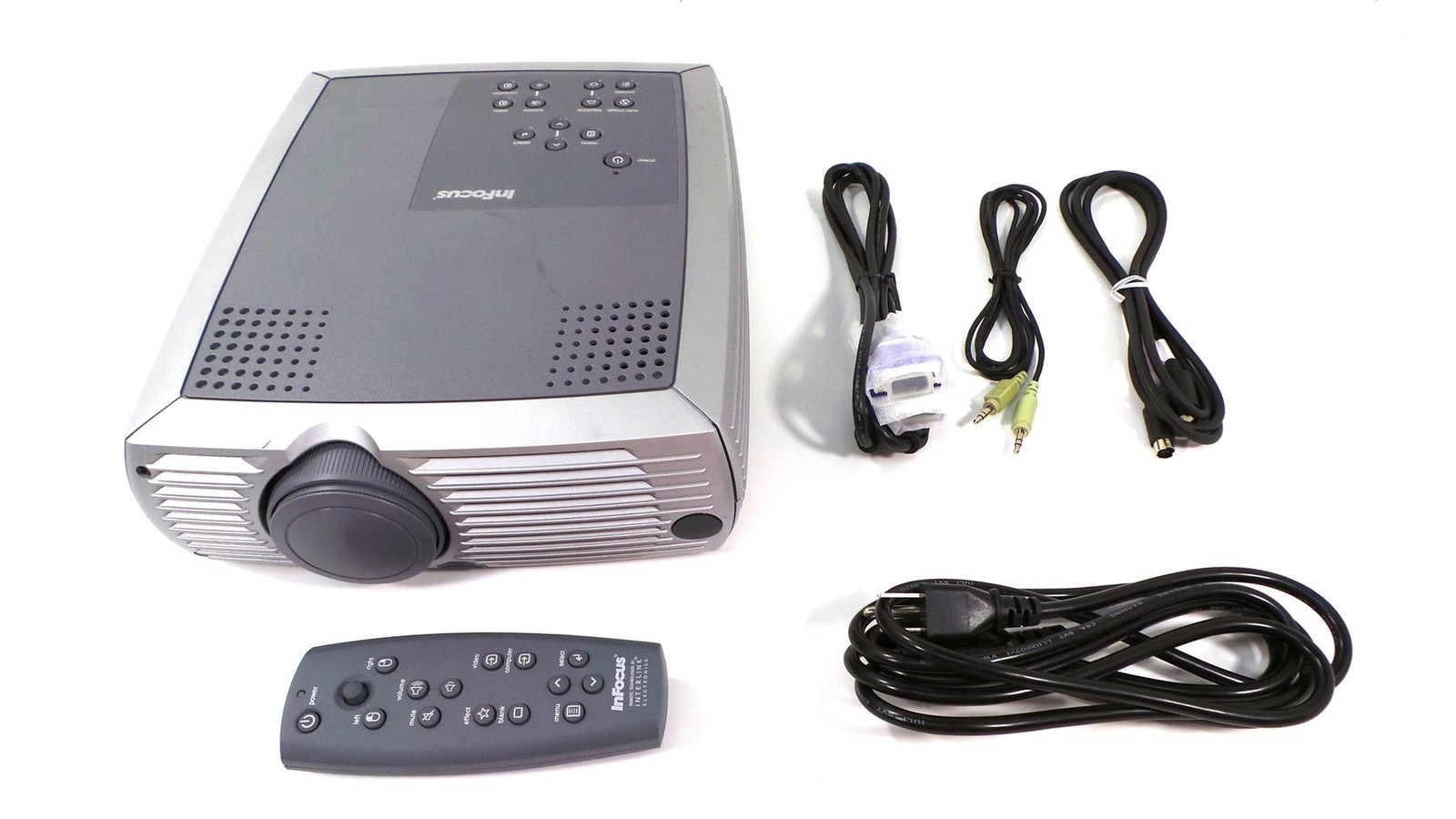 InFocus LP250 LCD Projector with Remote & Accessories - Lamp Timer : 400 Hours
