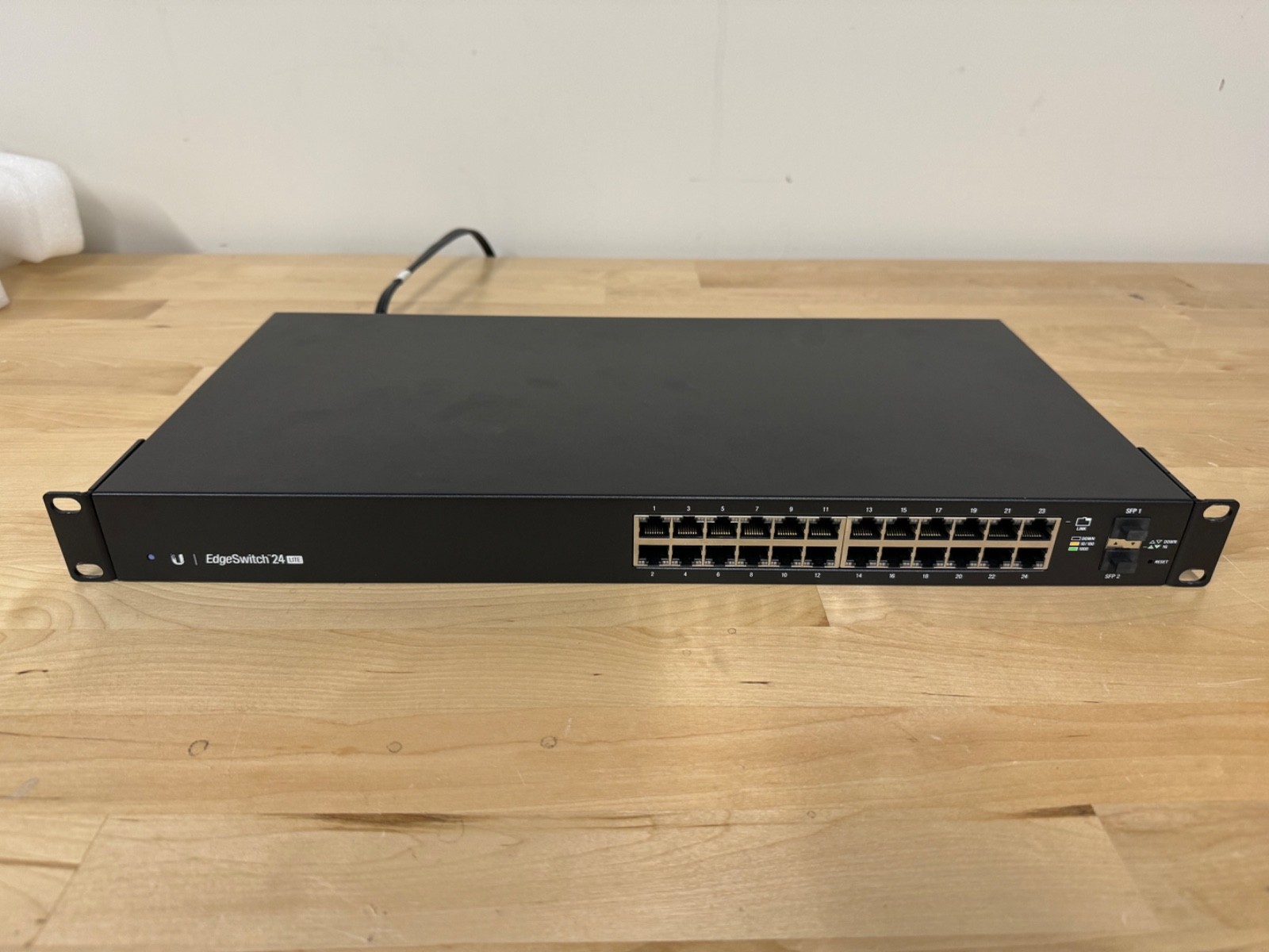 Ubiquiti Networks ES-24-LITE Ethernet Switch - Black
