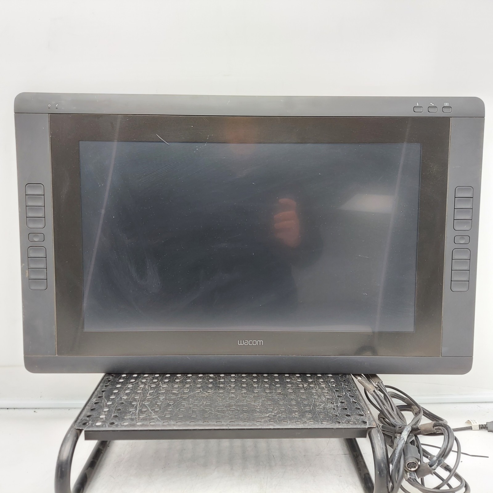 Wacom Cintiq 22HD 21.5" Tablet Display + Cables DTK-2200 (No Pen/Stand/Pwr Adpt)