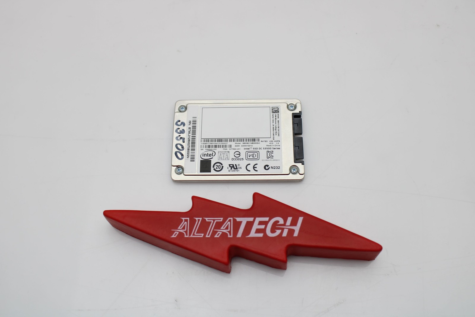 IBM 68Y7786 80GB 1.8" mlc SATA 6gbps SSD