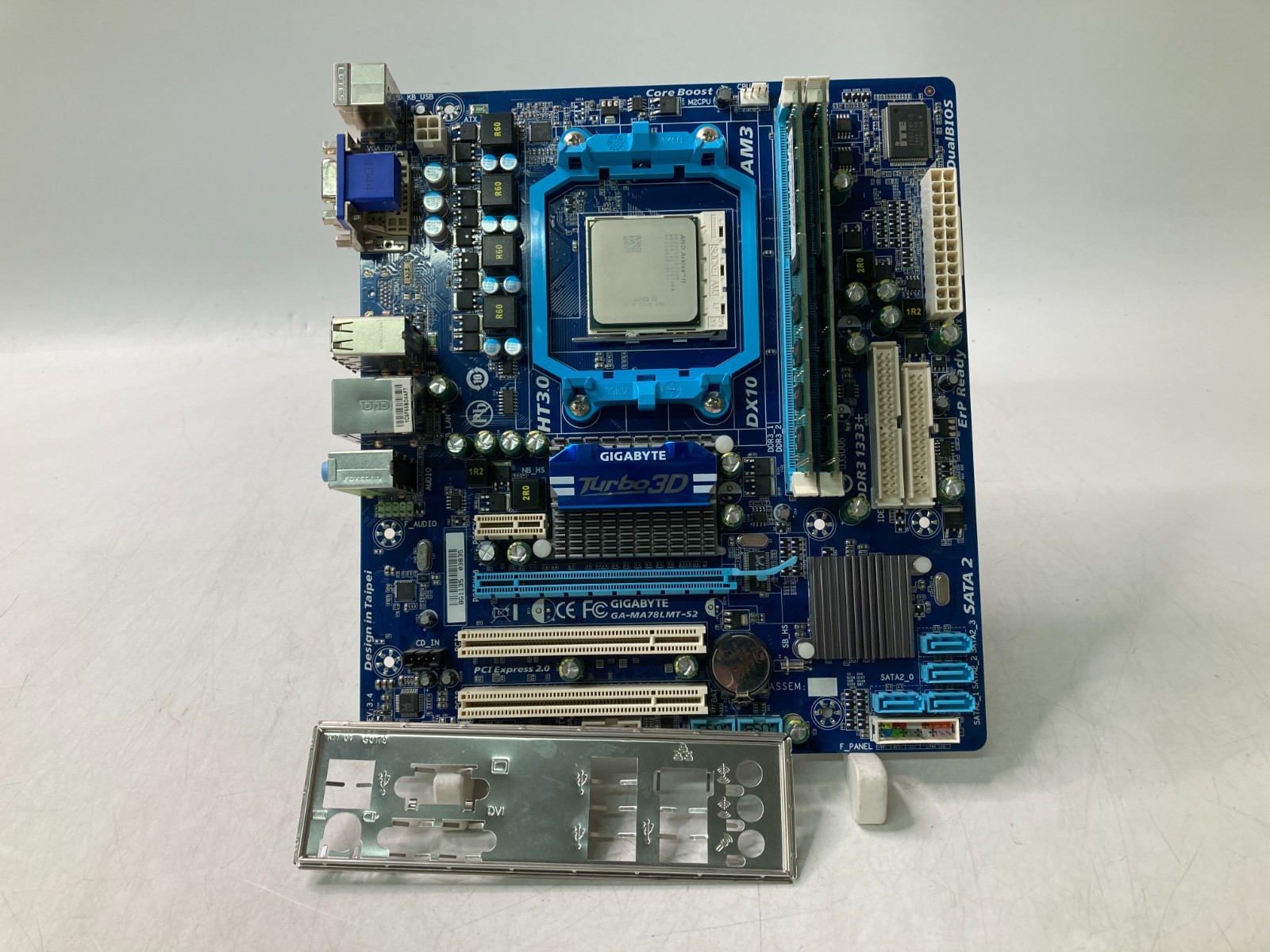 Gigabyte GA-MA78LMT-S2P w/ AMD Athlon II X2 255 4GB DDR3 Ram