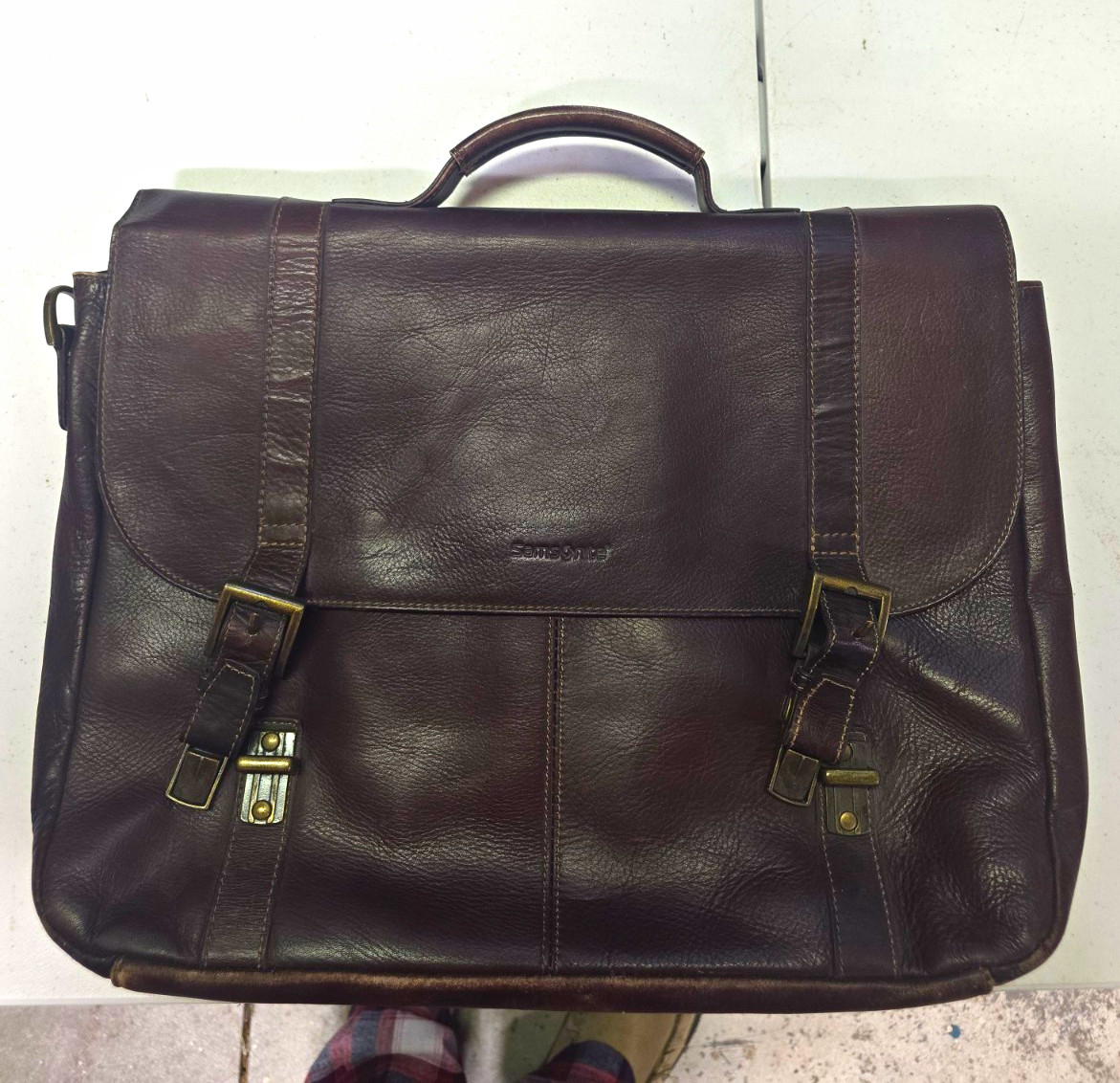 Samsonite Brown Leather Briefcase for 15in Laptop with Partitions Solid