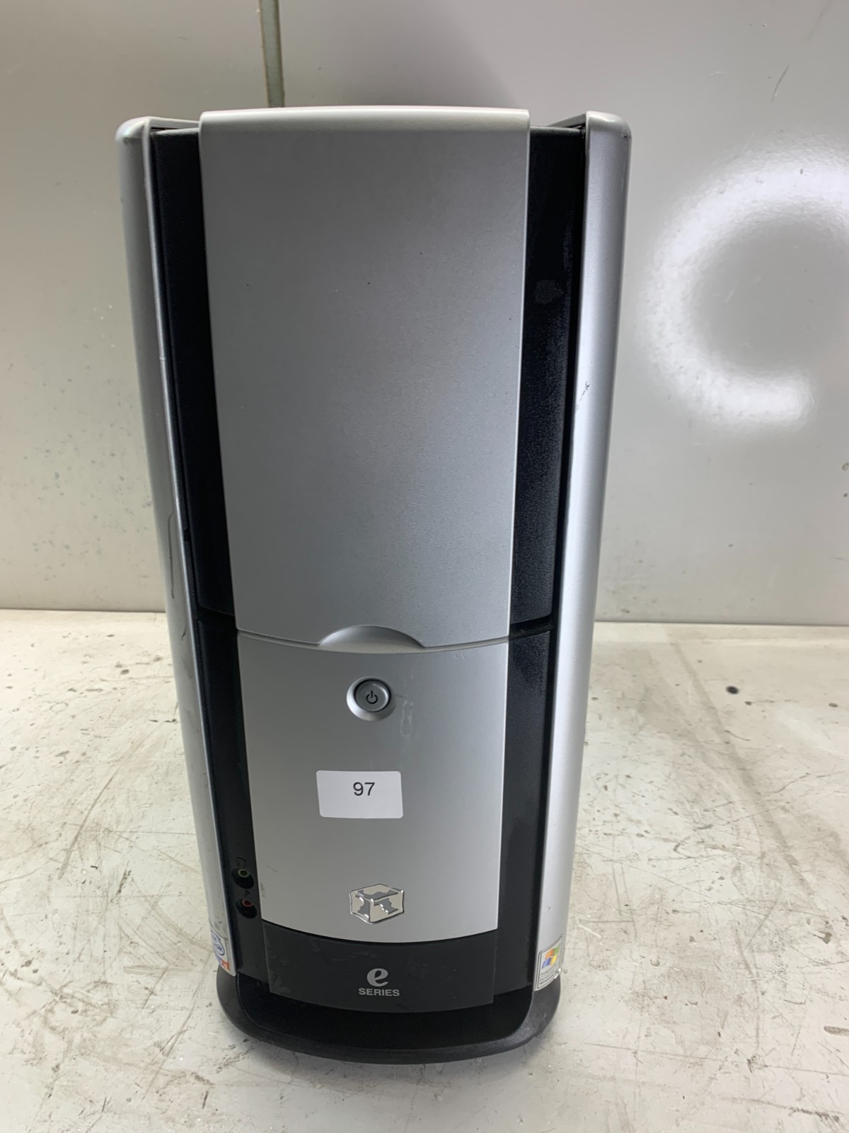 Gateway MFATXPNT ESX E4000 P04 Intel Pentium 4 1.80GHz 767MB NO HDD