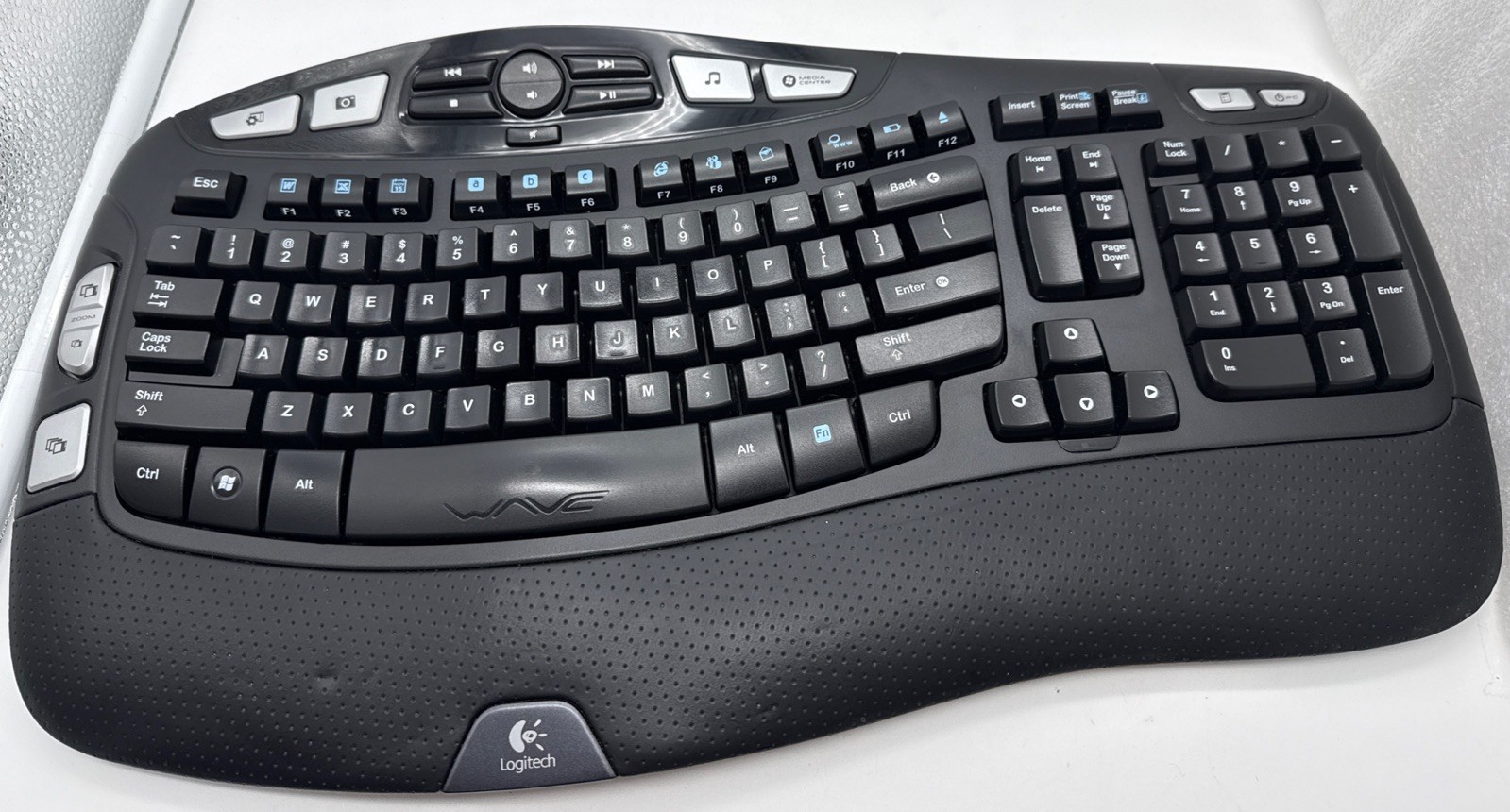Logitech K350 Wave Wireless Keyboard – Working (NO DONGLE/RECEIVER) SHIPS FREE