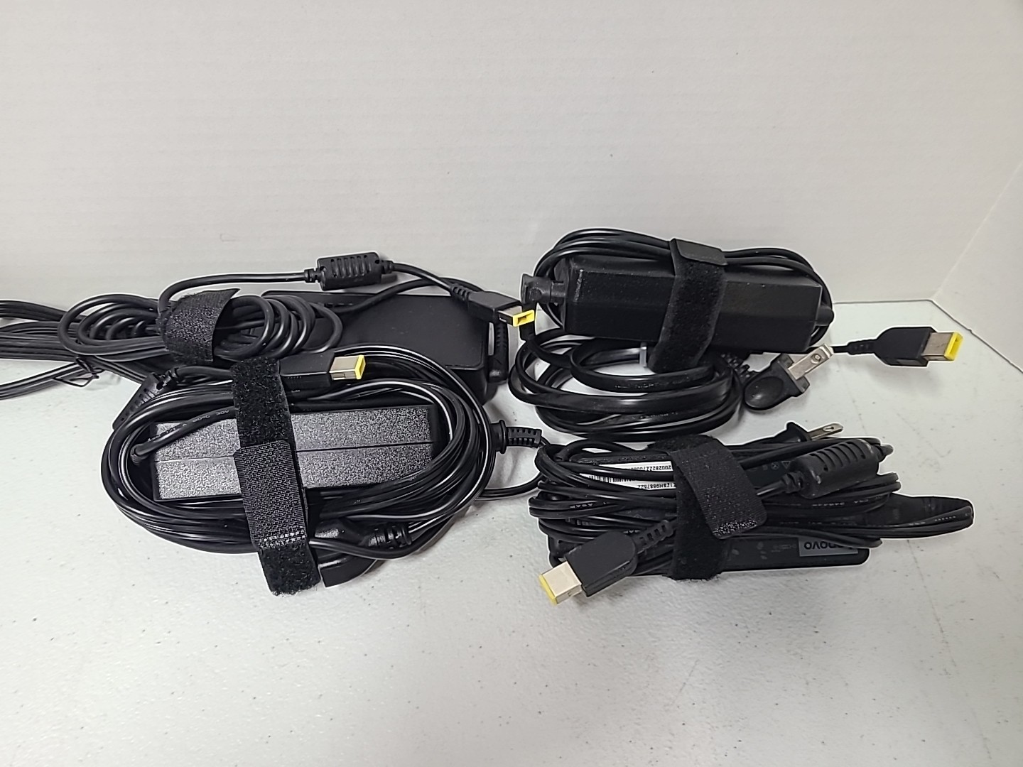 4 LOT - Genuine OEM Lenovo 65W  Adapter 