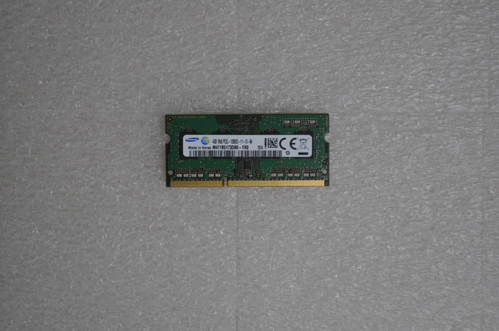 SAMSUNG - 4GB (1*4GB) 1RX8 PC3L-12800S DDR3-1600 SODIMM MEMORY M471B5173DB0-YK0