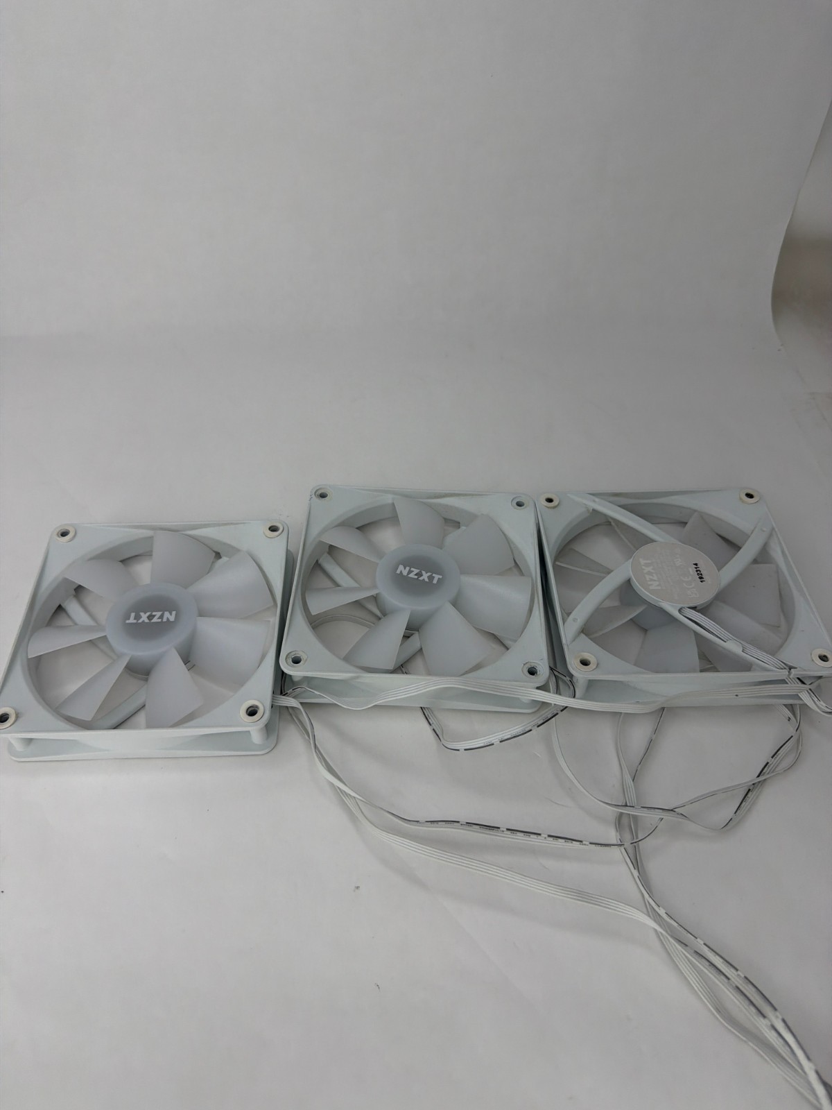3-Pack NZXT F120 RGB Core 120mm PWM Case Fans rf-c12ff-w1
