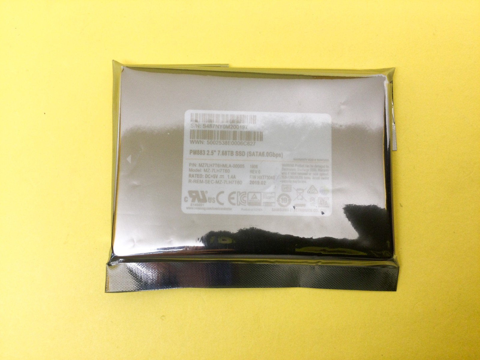 MZ-7LH7T60 Samsung PM883 7.68TB SATA 2.5" Internal SSD MZ7LH7T6HMLA NEW