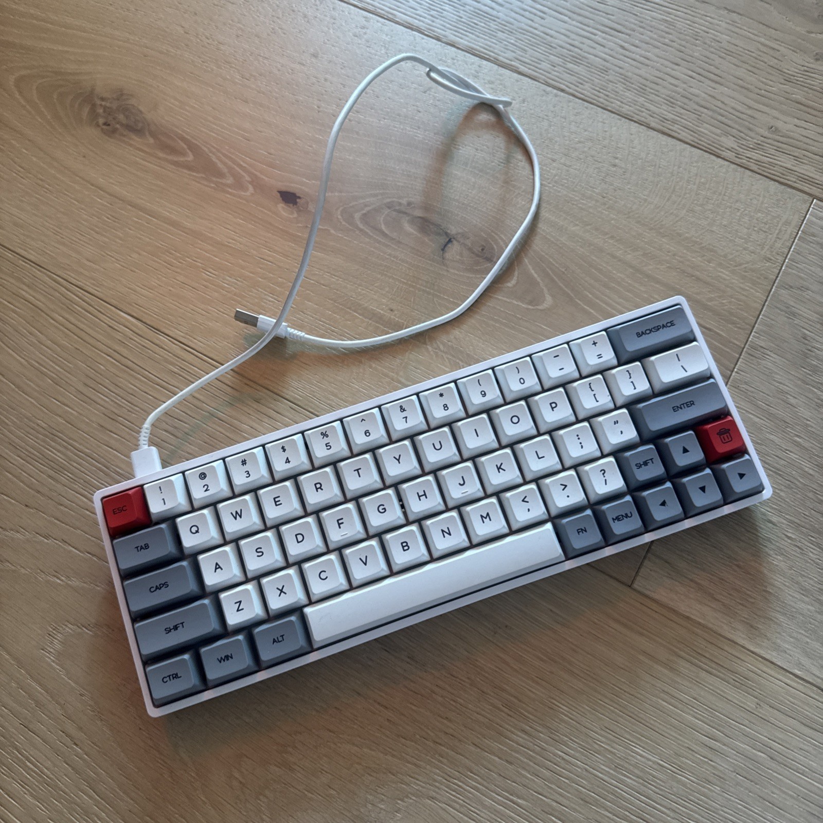 Skyloong SK6X Mechanical RGB Keyboard 60% USB-C Wired/Bluetooth White Gray Red