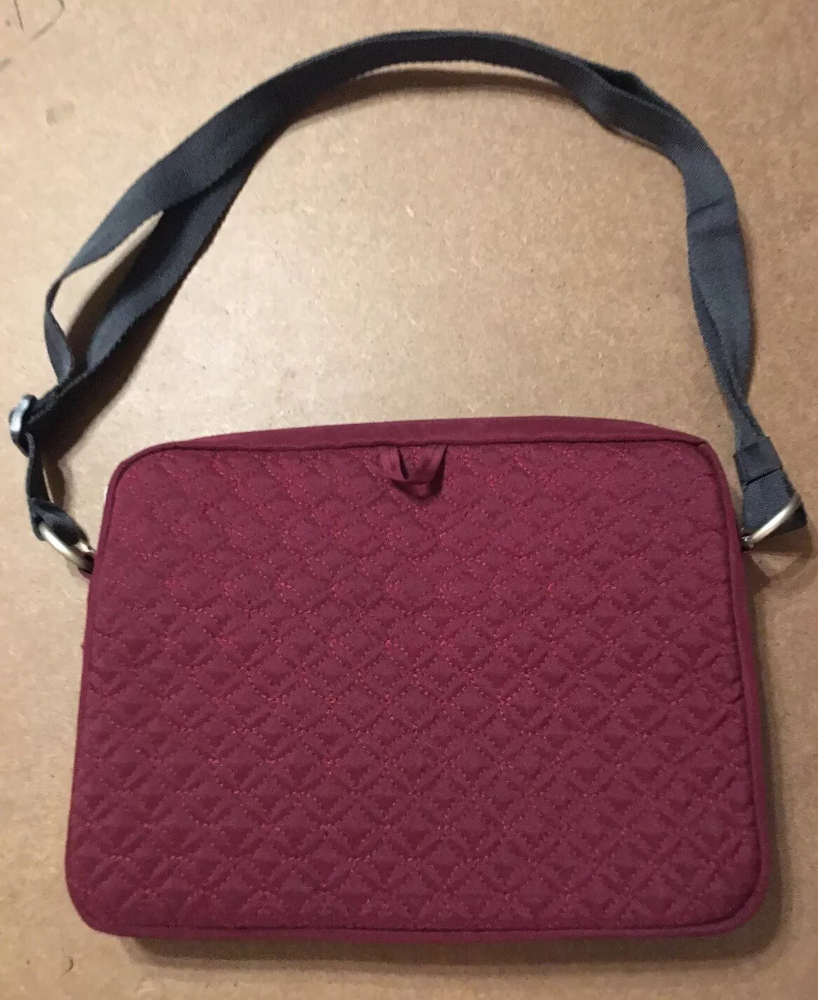 Belkin Burgundy Quilted Padded Case Strap Zipper Tablet Bag 11”x8” NEW