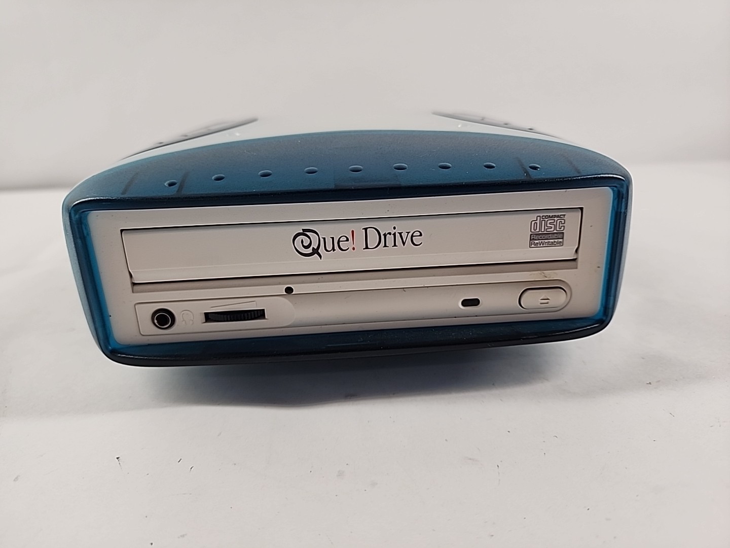 Que Que Drive QPS-525 External CD Drive
