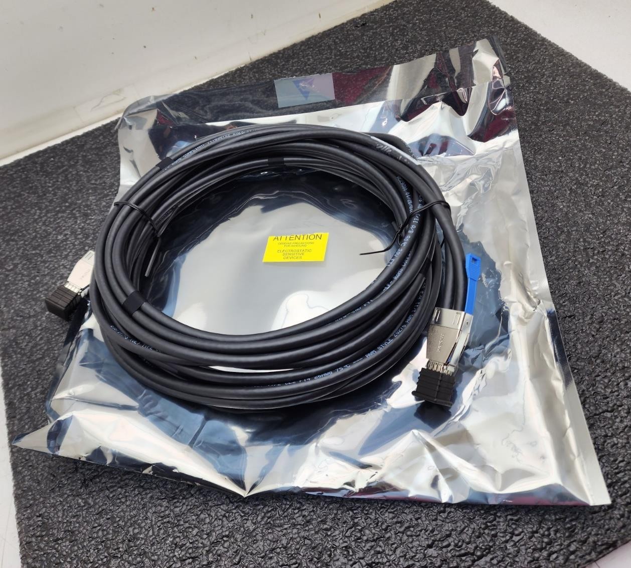 Molex 5.0M 26AWG x2 External HD Mini SAS Cable SFF-8644 to SFF-8644 1110751005