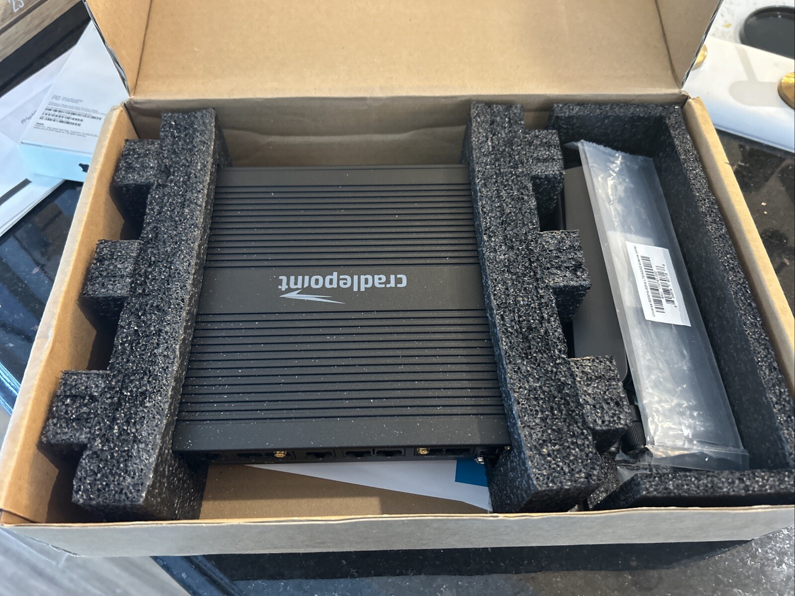 Cradlepoint AER2200-1200M-NNN LTE Advanced Pro