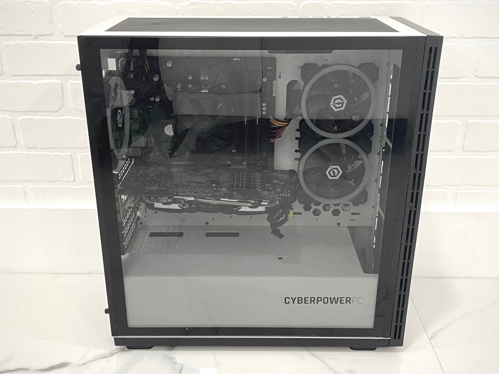 CyberPowerPC White - Mid-tower - RX 580 GPU & Ryzen 7 3700X CPU - 16G RAM - Used
