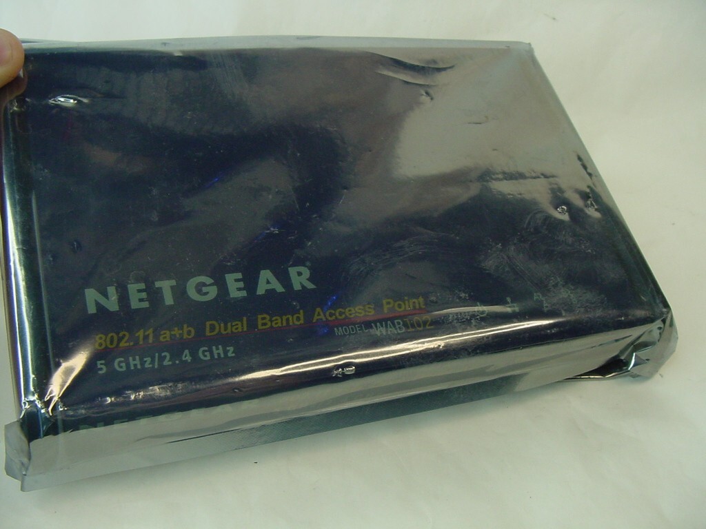 UNOPENED NETGEAR 802.11 a+b DUAL BAND ACCESS POINT WAB102 - NO POWER CORD