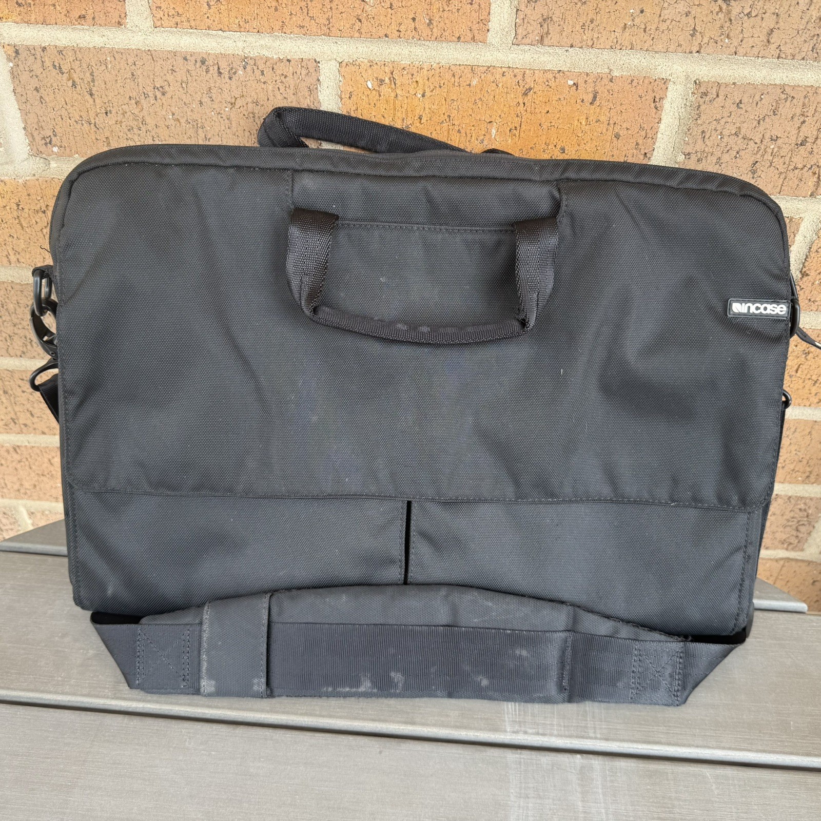  Incase Black Padded Polyester Shoulder Messenger Bag for 13 in Laptop