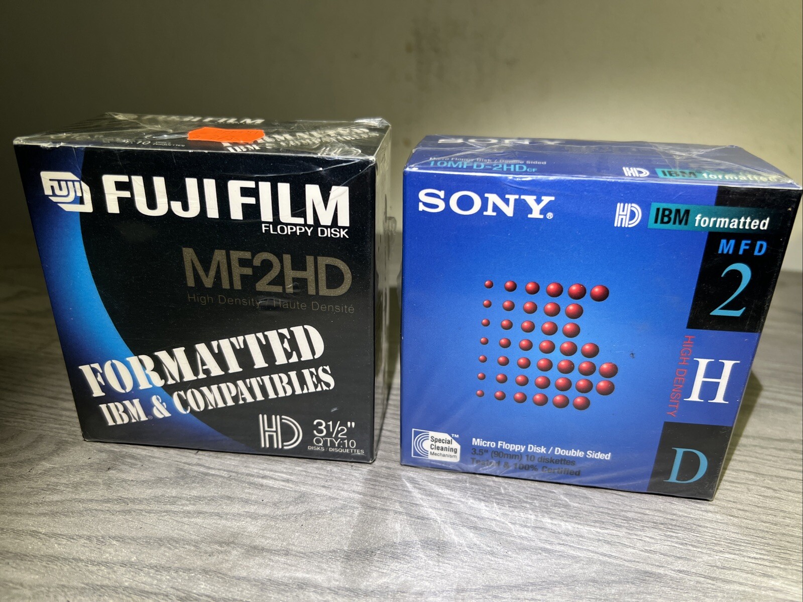 New Lot of Sony & FUJIFILM Double Sided High Density 3.5"  Diskettes (20 discs)