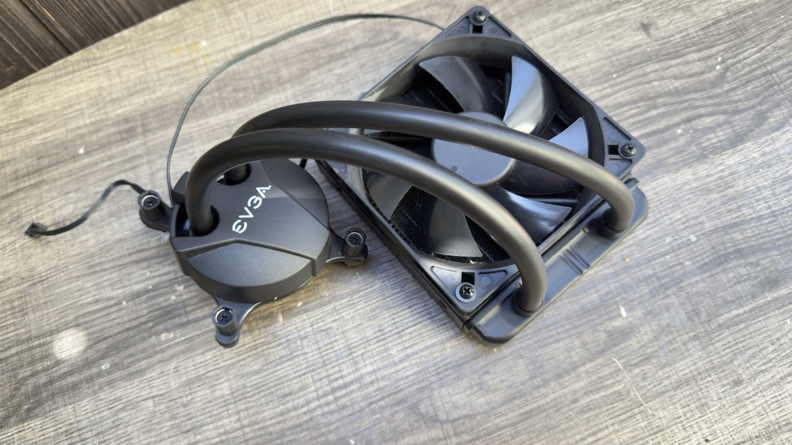 EVGA CLC 120 CL11 Liquid CPU Cooler 120mm Fan - P/N: 400-HY-CL11-V1 - Intel