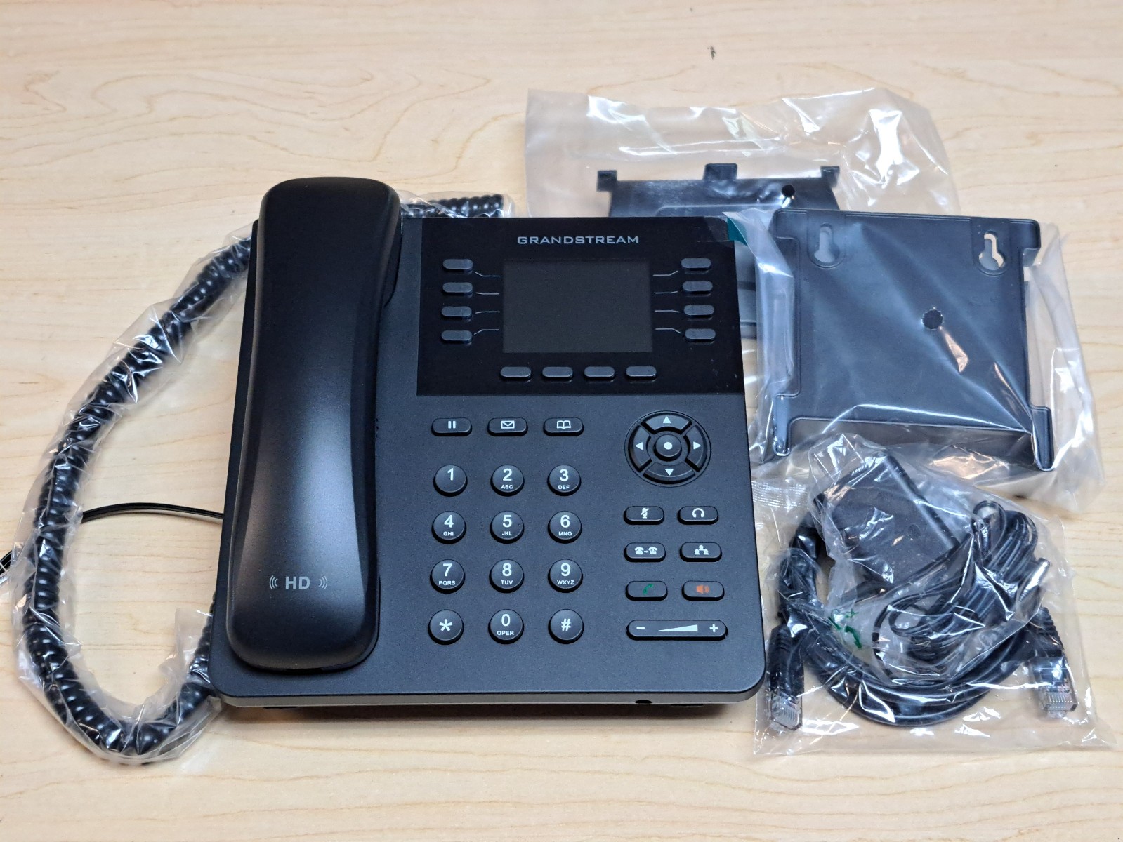 Grandstream GXP2135 8-Line Enterprise IP PhoneColor LCD Gigabit PoE