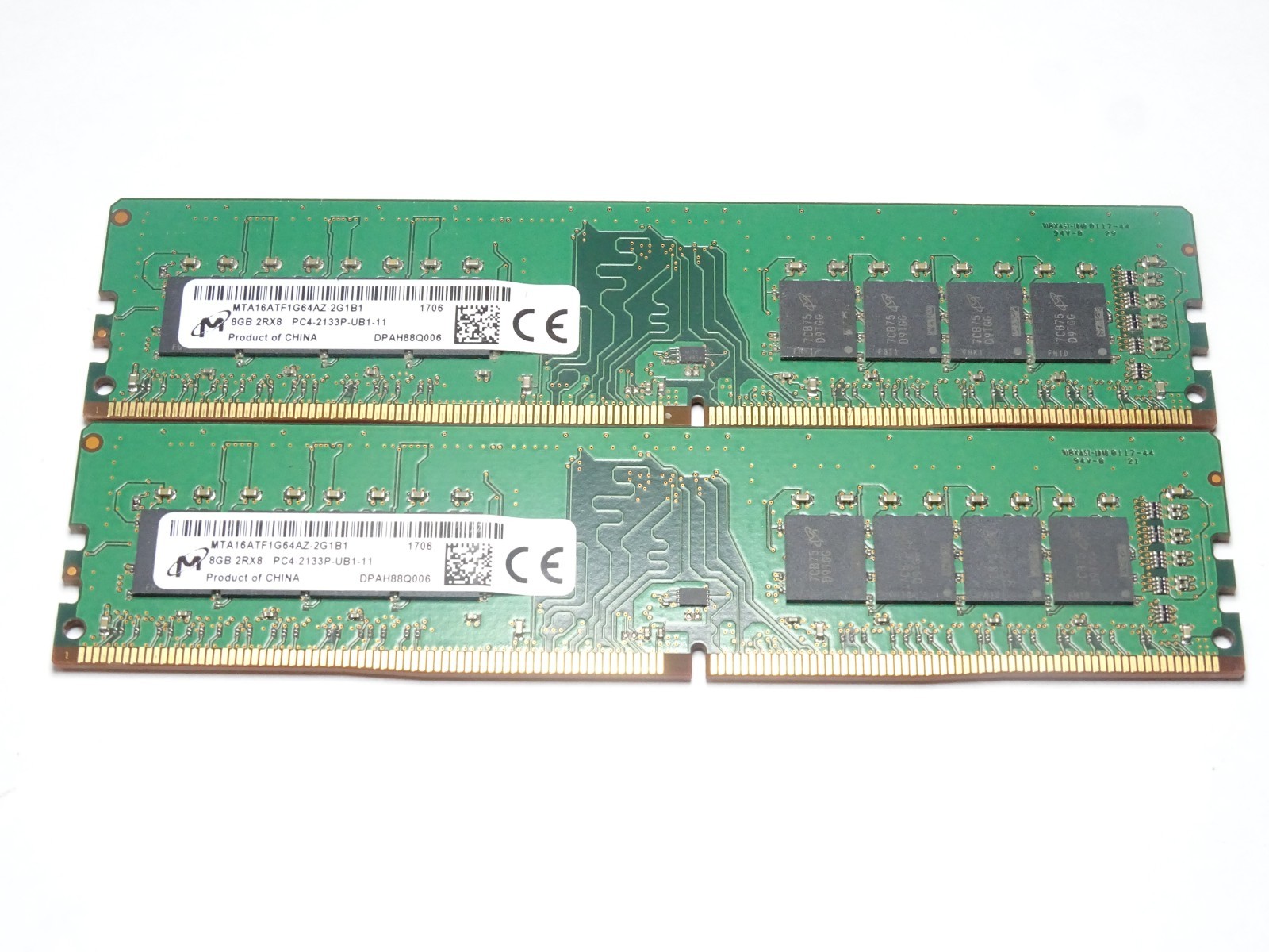 Micron 16GB (2x8GB) DDR4-2133P PC4-17000 UDIMM RAM MTA16ATF1G64AZ-2G1B1