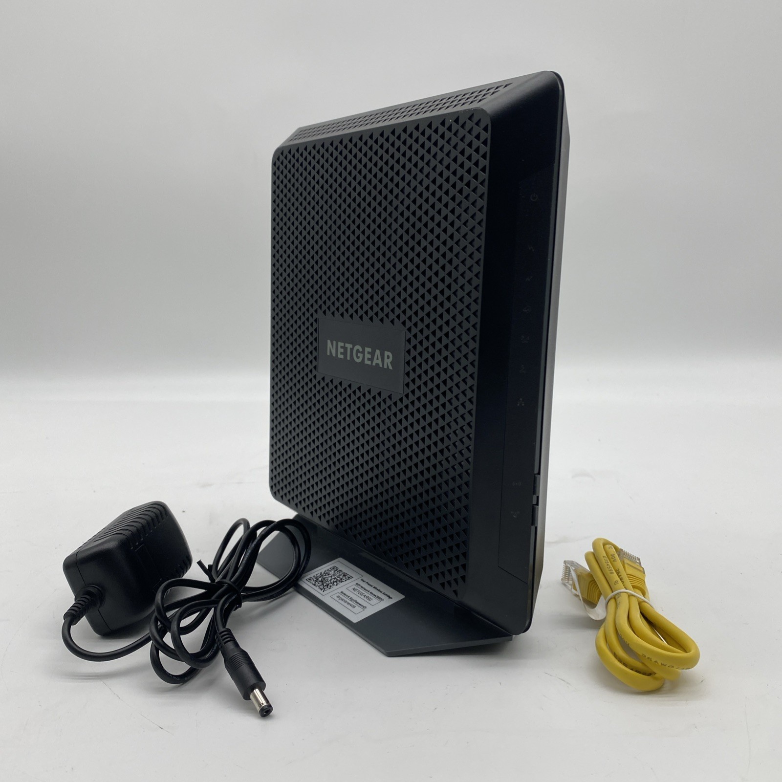 NETGEAR AC1900 WIFI CABLE MODEM ROUTER C7000v2 WITH AC ADAPTER AND CABLE