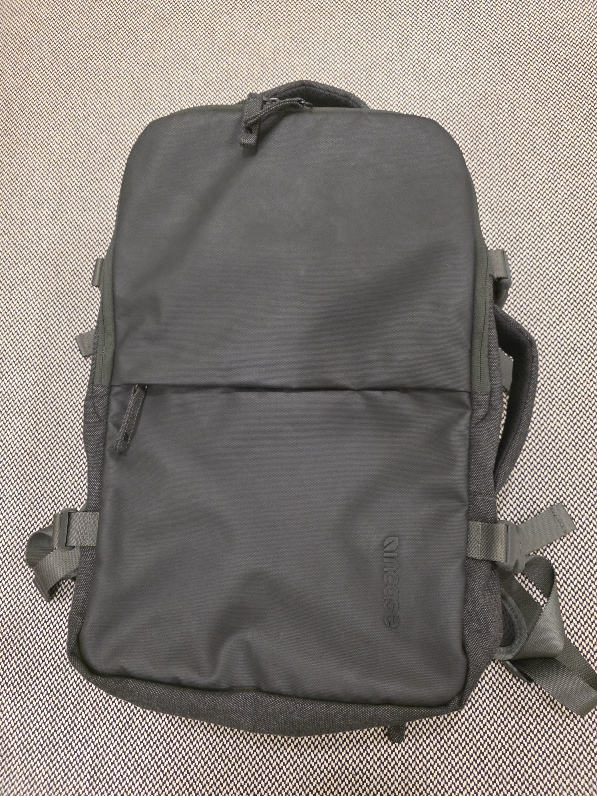 Incase EO Travel Backpack (Black) fits up to 17" MacBook Pro