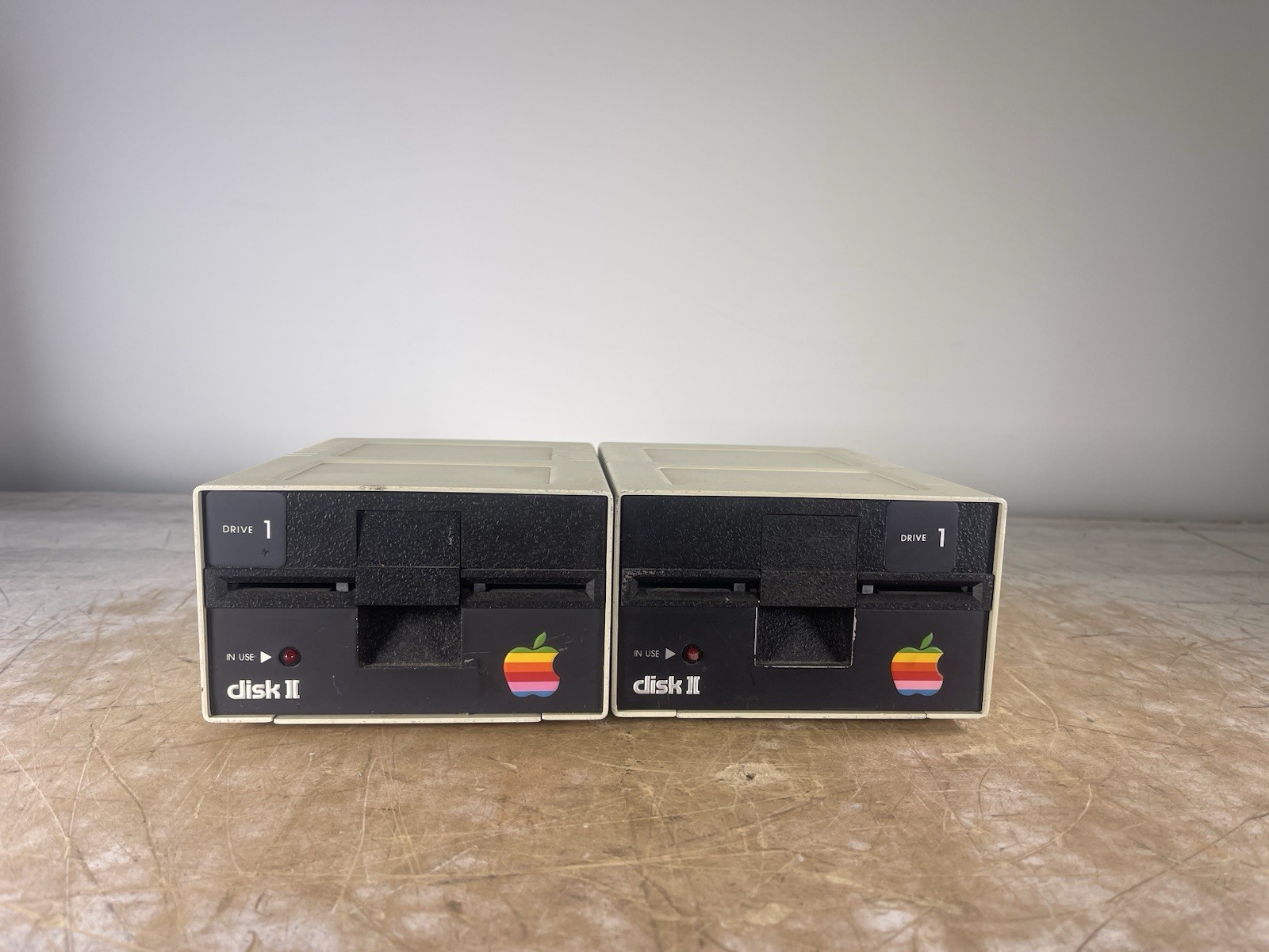 (LOT OF 2) VINTAGE APPLE A2M0003 FLOPPY DISK II DRIVE 1 - UNTESTED/FOR PARTS
