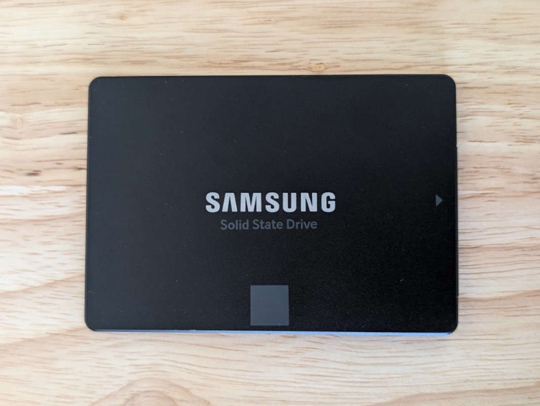 Samsung 870 EVO 4TB 2.5" SATA III SSD MZ-77E4T0 99% Health