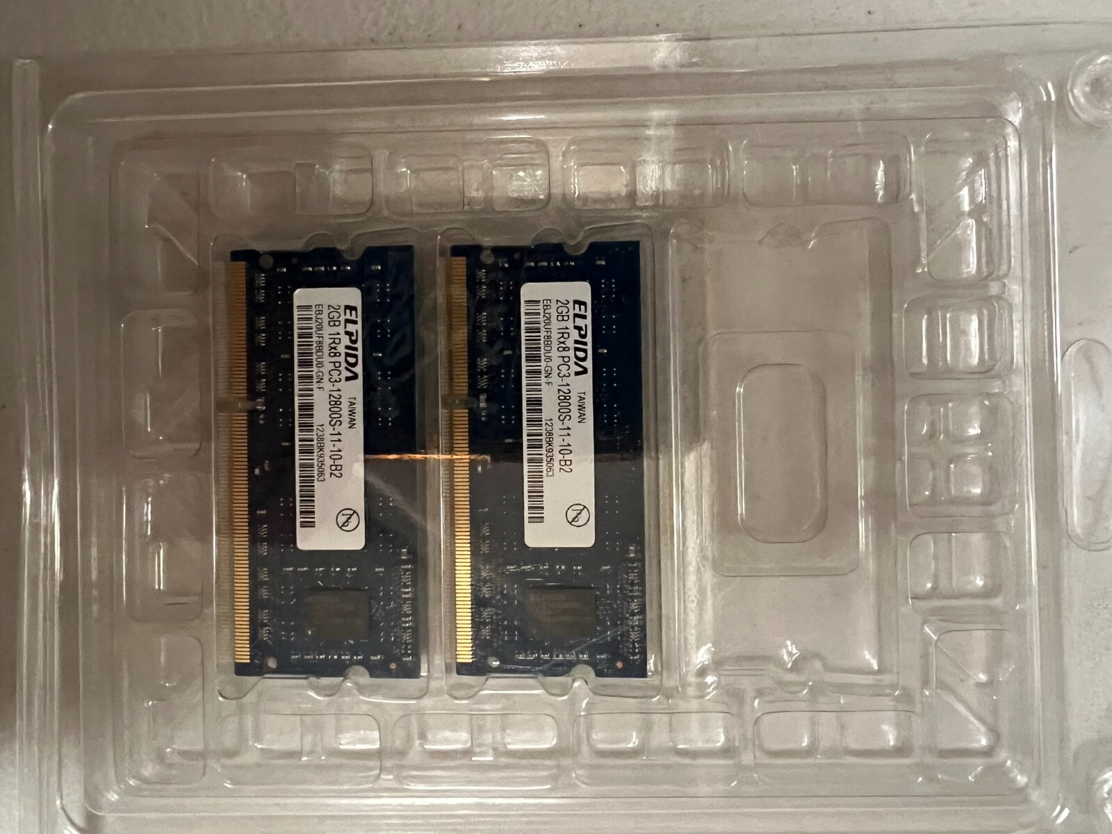 2X ELPIDA 2GB 1Rx8 PC3- 12800s-11-10-B2 -- EBJ20UF8BDU0-GN-F