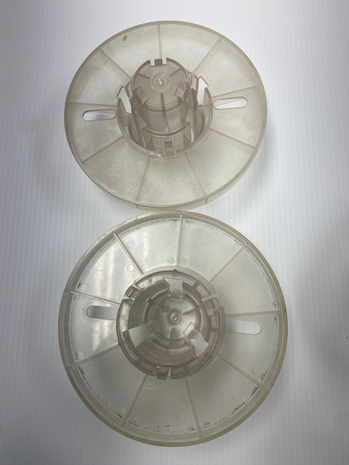 1pair Original Roland RF640/VP540/RS640/VS640 FLANGE,GUIDE 2 PNS-70 - 21995106