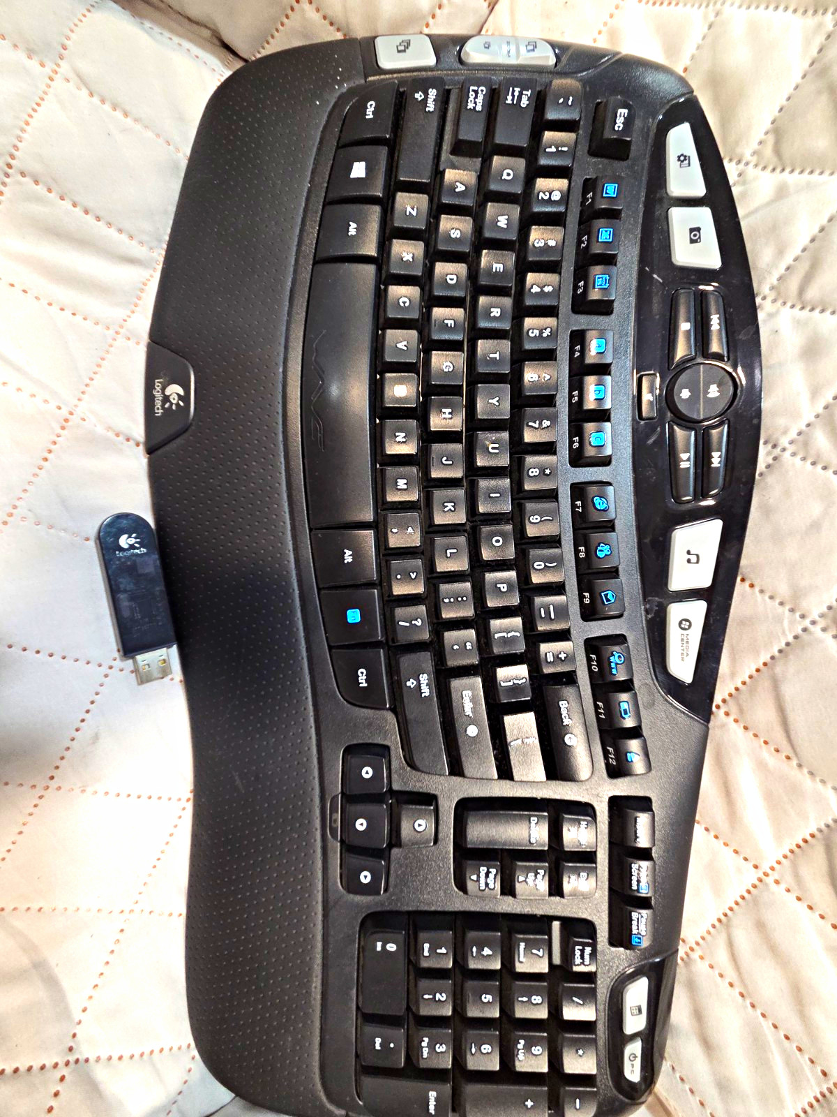 Logitech K350 Ergonomic Wireless Keyboard USB Receiver QWERTY English Black