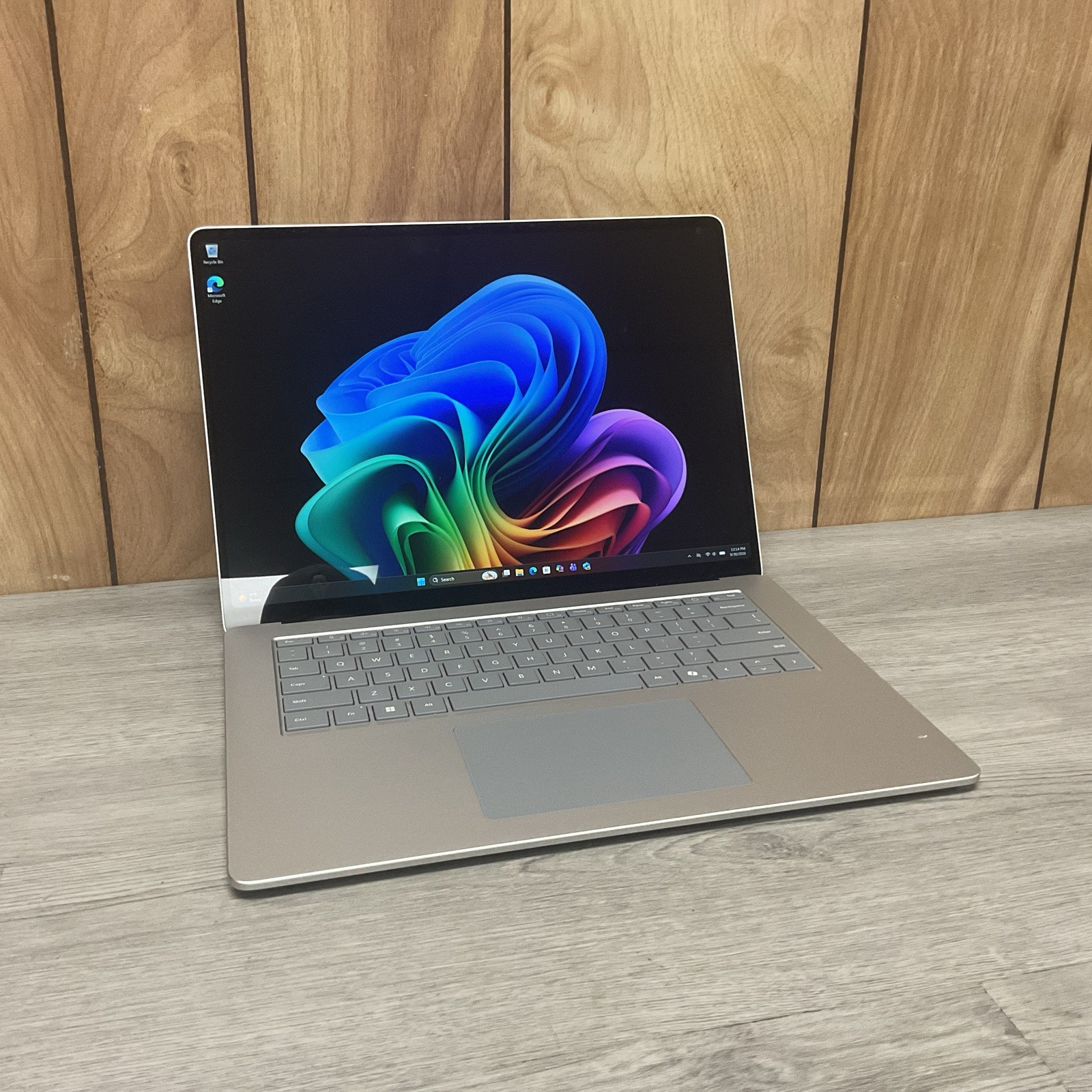 Microsoft - Surface Laptop 7 - Snapdragon X 12 Core - 16GB Ram - 256GB SSD 
