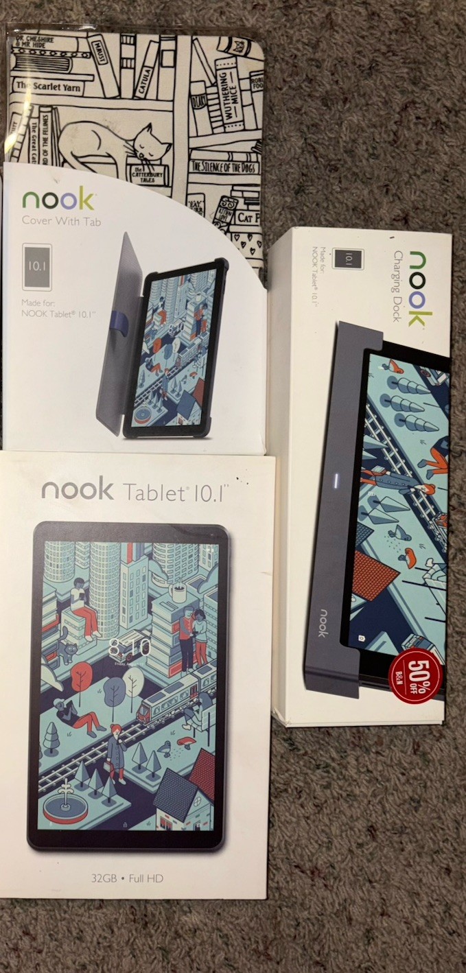 Barnes & Noble NOOK Tablet 10.1" + Tablet Cover+Dock Charger