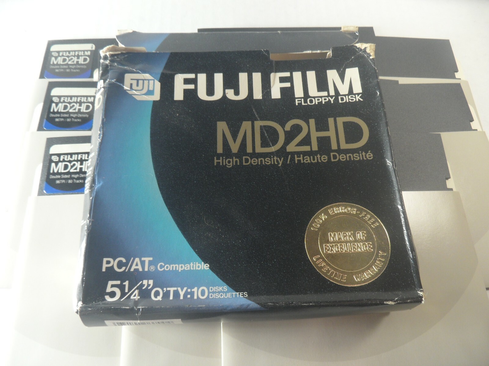 2A-9 Vintage FUJIFILM MD2HD 5 1/4" FLOPPY DISK box W/ 11 DISQUETTES