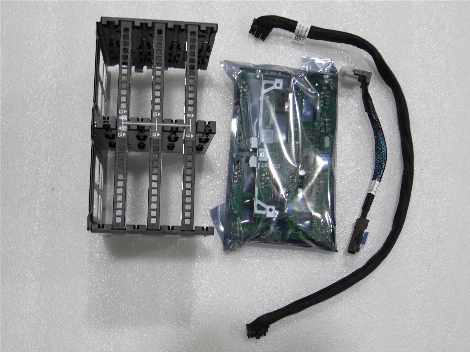 DELL POWEREDGE T550 TOWER SERVER 8X2.5" TO 16X2.5" SFF HDD UPGRADE KIT 4WFKX