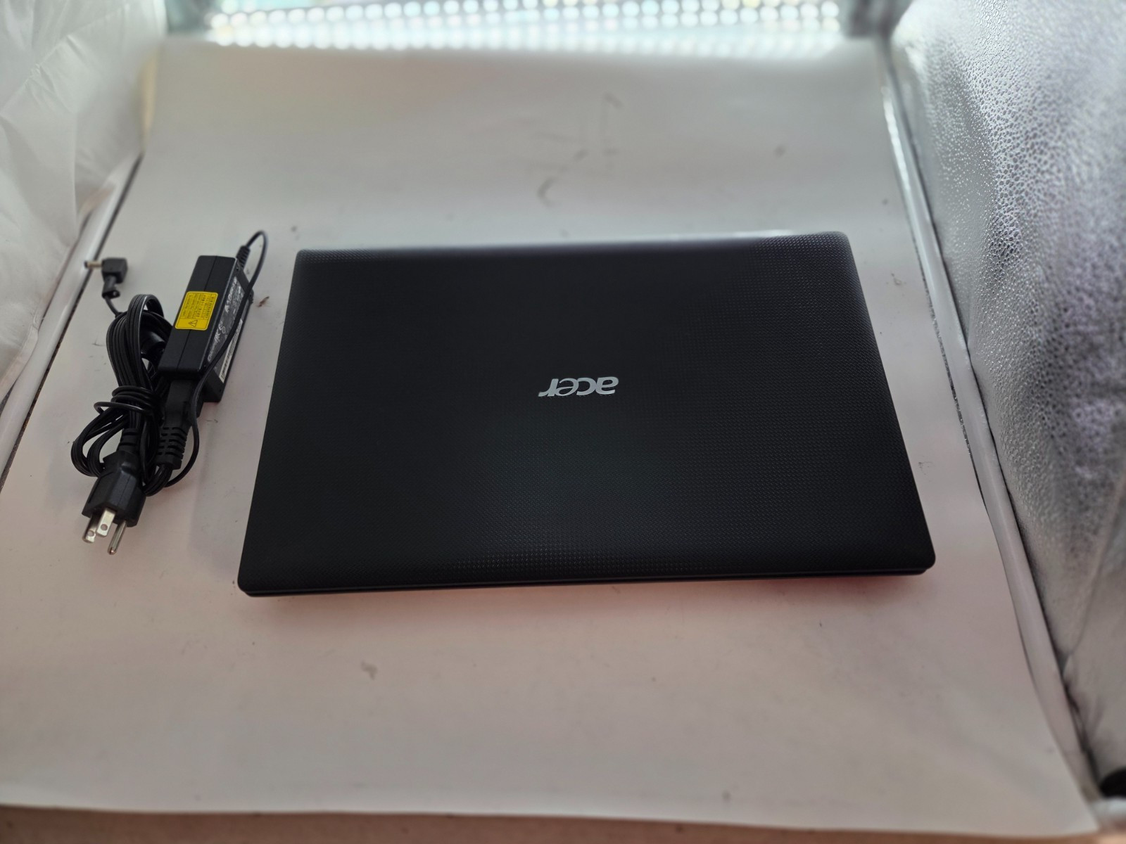 1062 Acer Aspire5742 w/charger.i3-M370.8GB.320GB HDD.W11.15.6".Optical.Nice