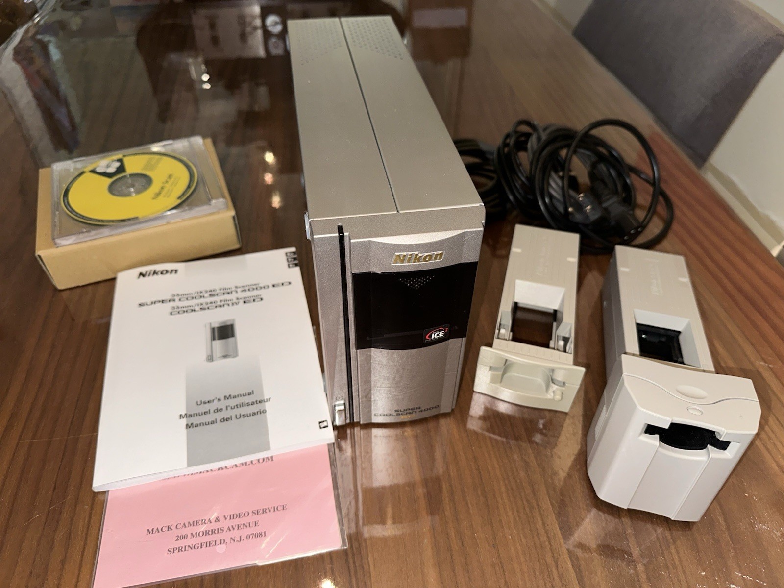 Nikon Super CoolScan 4000 ED LS-4000 35mm Film & Slide Scanner + MA-20, SA-21