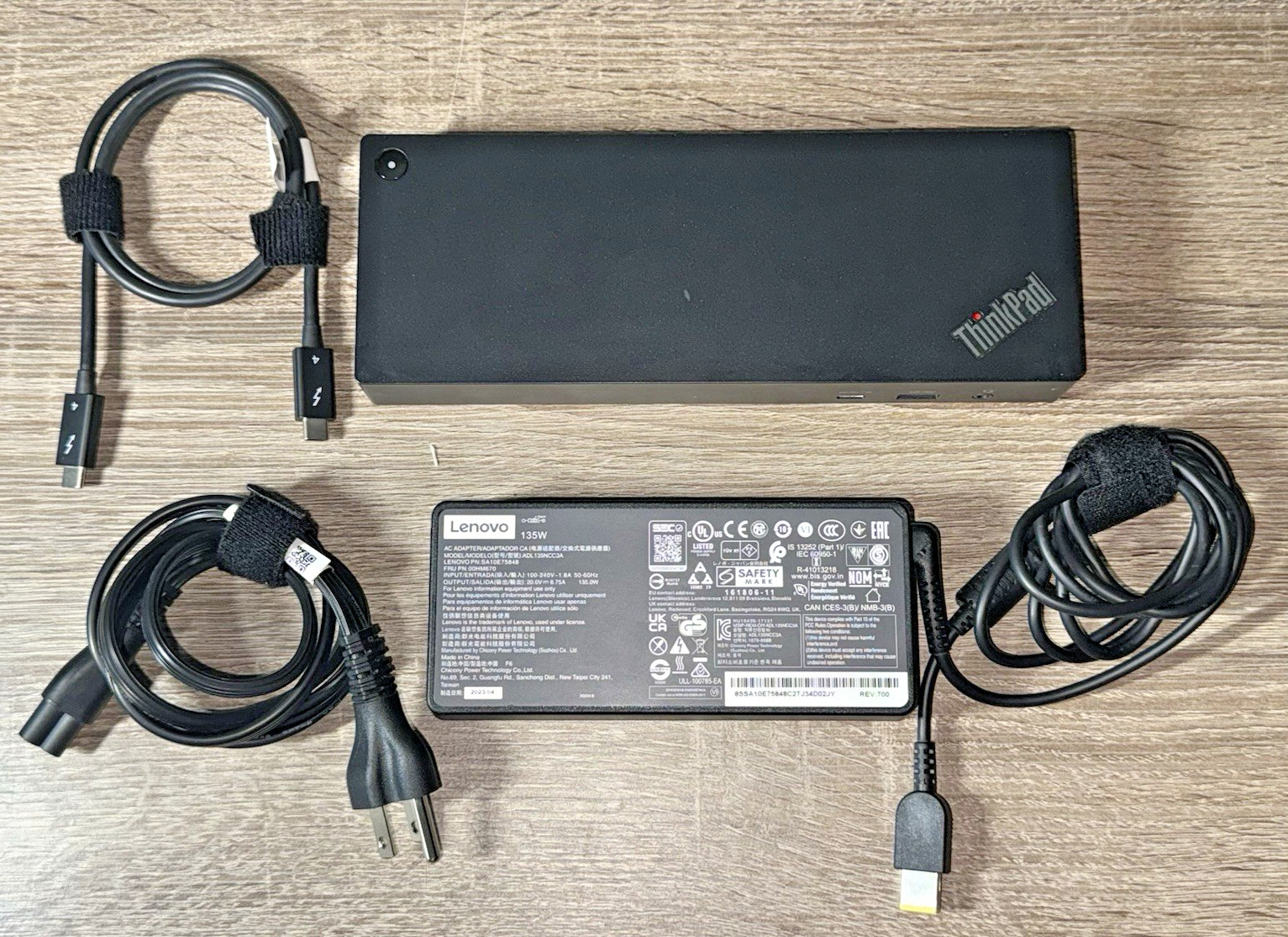 Lenovo ThinkPad Universal Thunderbolt 4 Docking Station DK2131 / Type 40B0