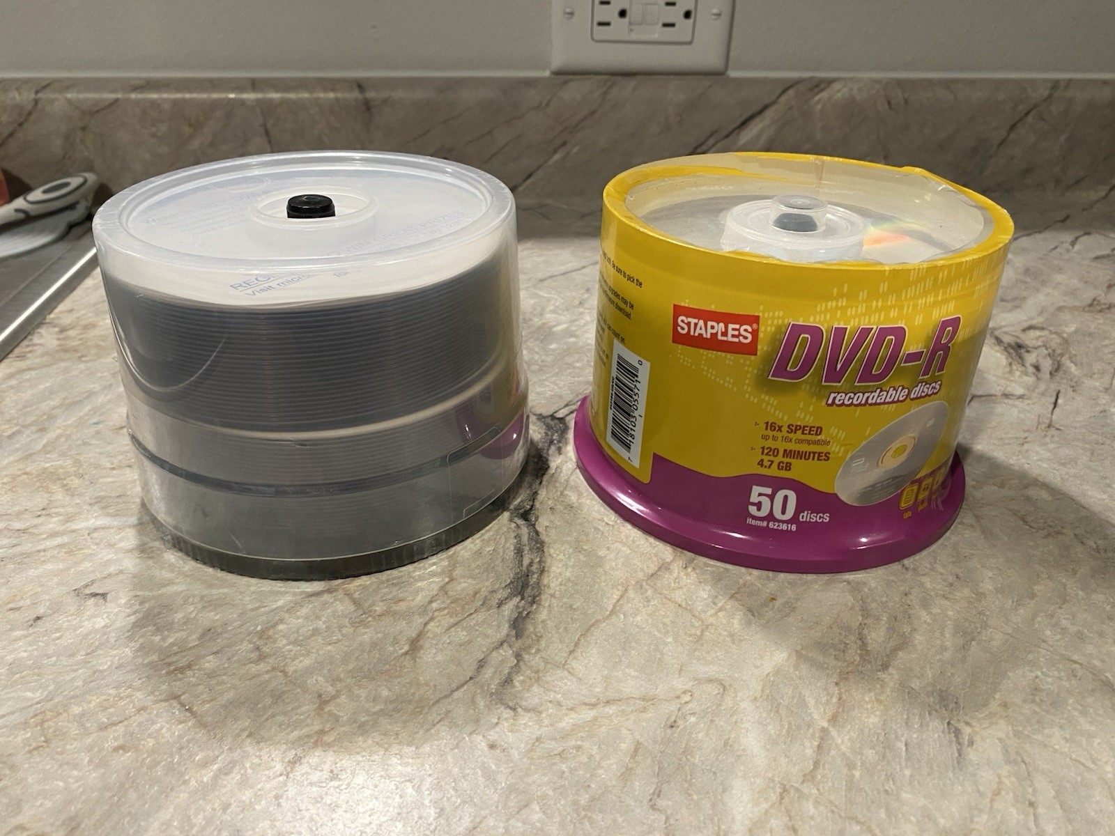 100- DVD-R Discs Brand New Sealed Staples & Watershield 