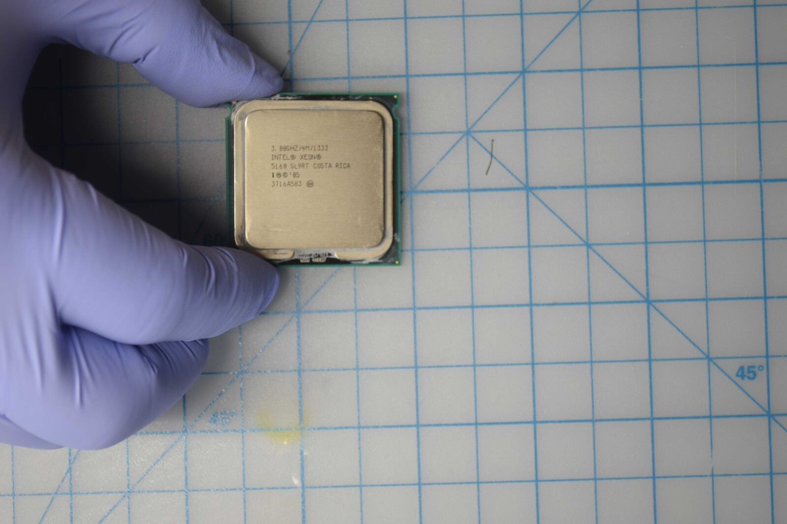 INTEL 3.0 GHZ/1333 MHz 2X2 Mb Cache Processor Grade A SL9RT