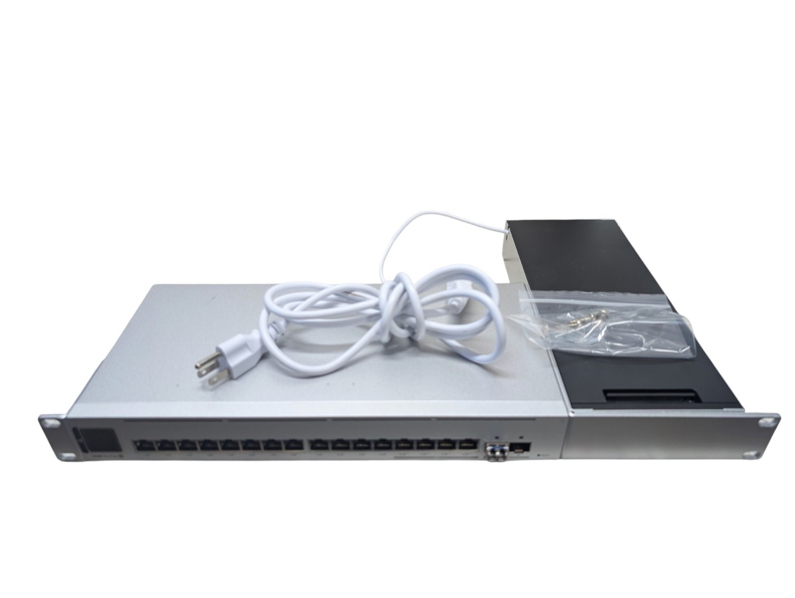 Ubiquiti UniFi Pro Max 16 PoE USW-Pro-Max-16-PoE 2.5GbE 10G SFP+ Switch w/rack