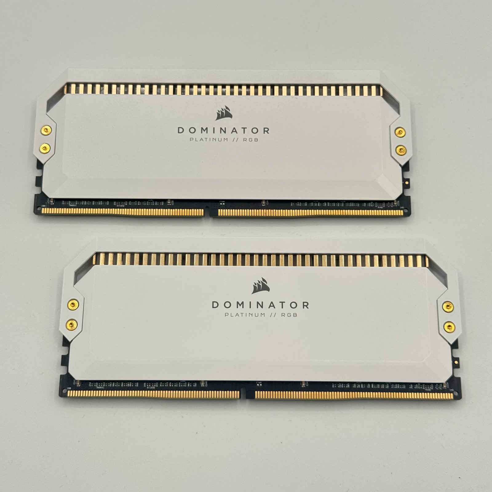 CORSAIR DOMINATOR Platinum RGB 32GB (2x16GB) DDR4 3200MHz White
