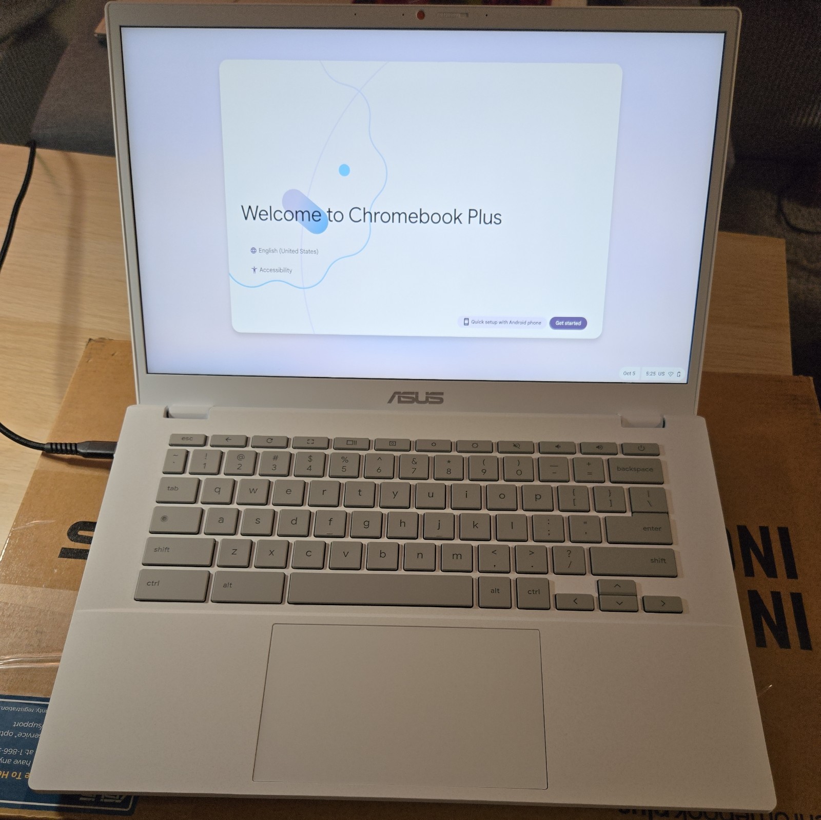 ASUS CX3402 14" Chromebook Plus I5 8GB/256GB - Pearl White - Open Box