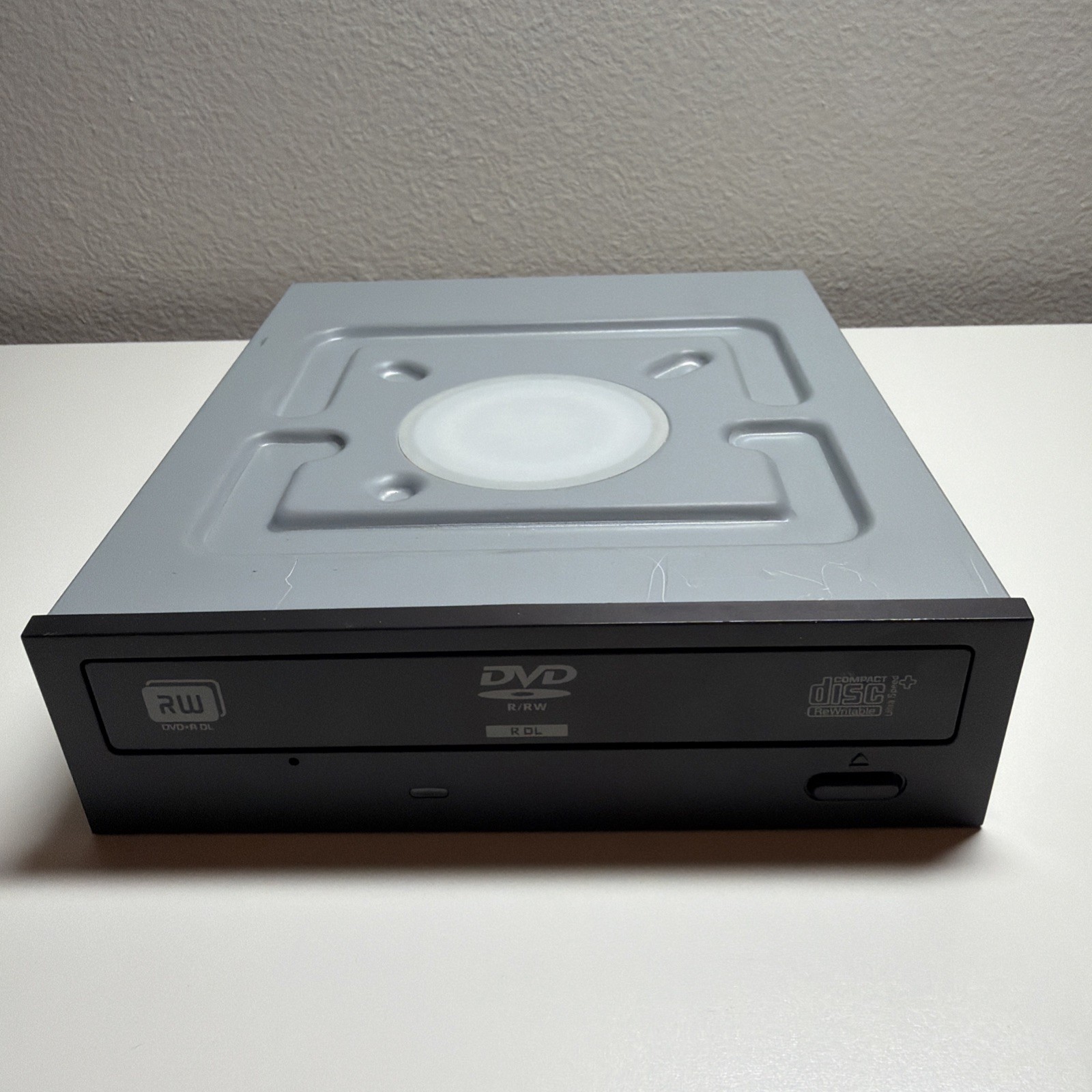 Philips & BenQ IDE DVD/CD R/W Optical Drive P/N: DH-16A1P14C - Black