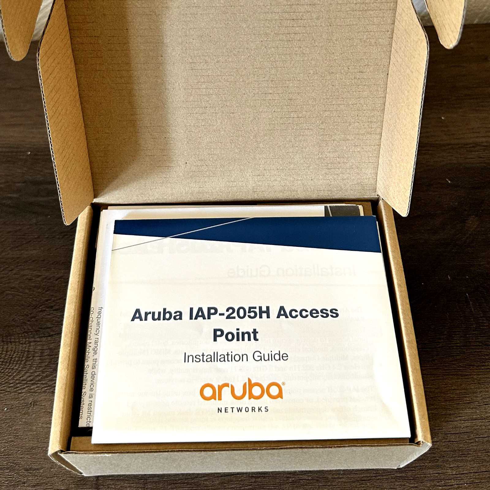 Aruba IAP-205H Instant Access Point (APINH205) Dual-Band 802.11ac + Mount + Box