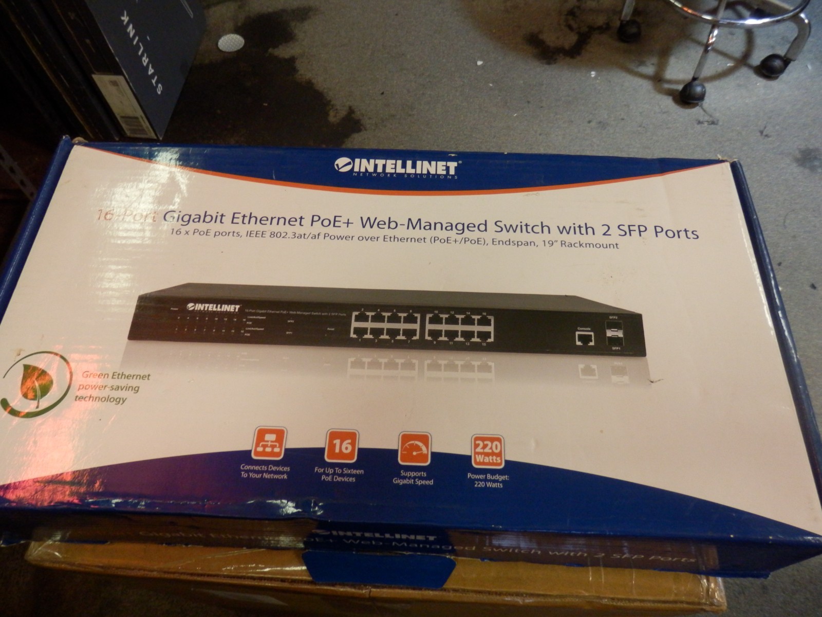 New Intellinet 561341 16 Port Gigabit Ethernet PoE Web Managed Switch 2 SFP Port