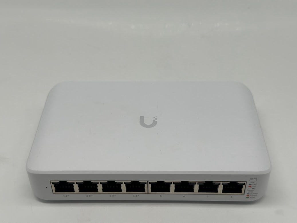 Ubiquiti UniFi Switch Lite 8 PoE 8-Port Gigabit Switch (USW-Lite-8-PoE)